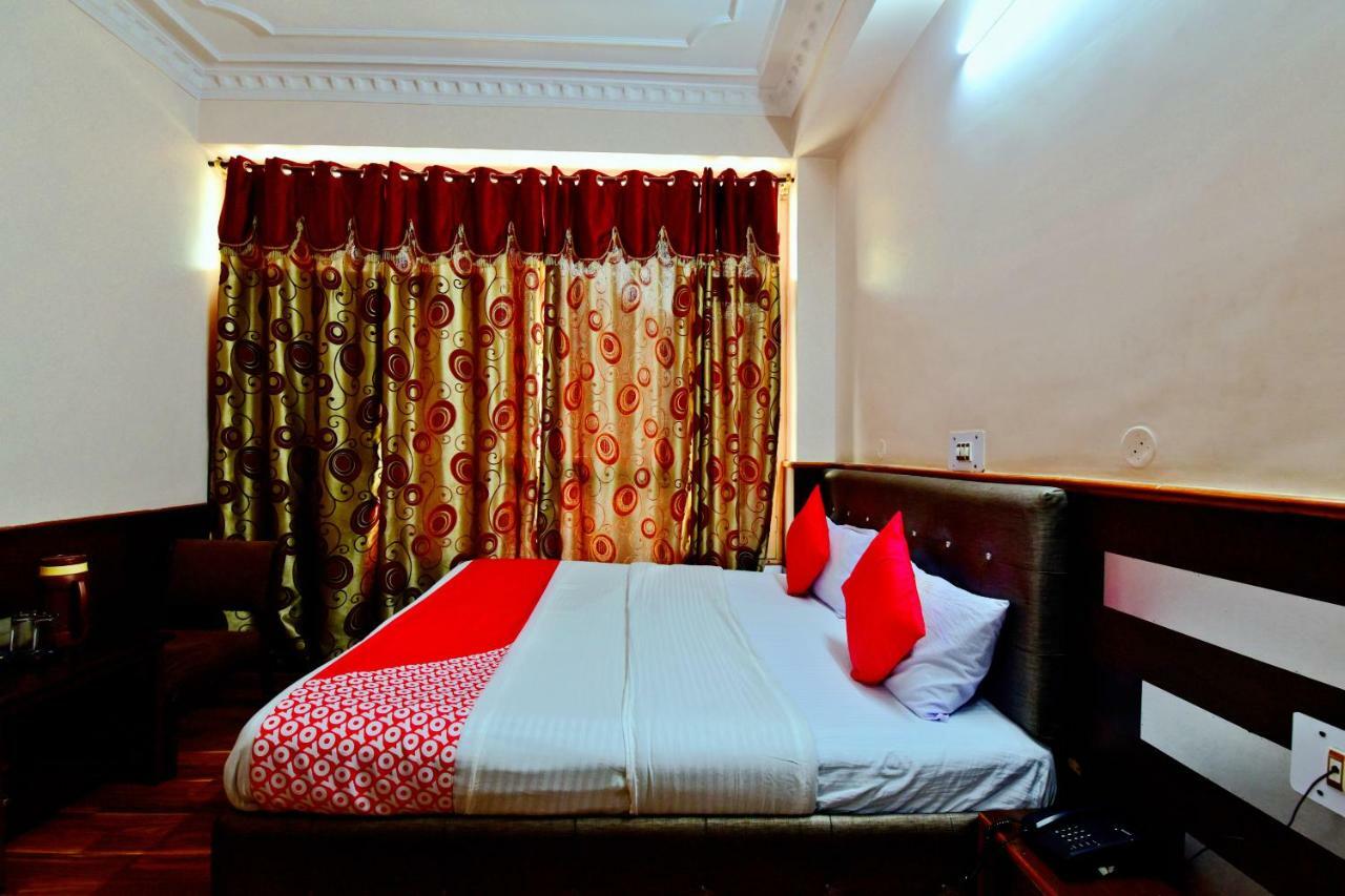 Oyo 26909 Hotel Paras Mandi Buitenkant foto