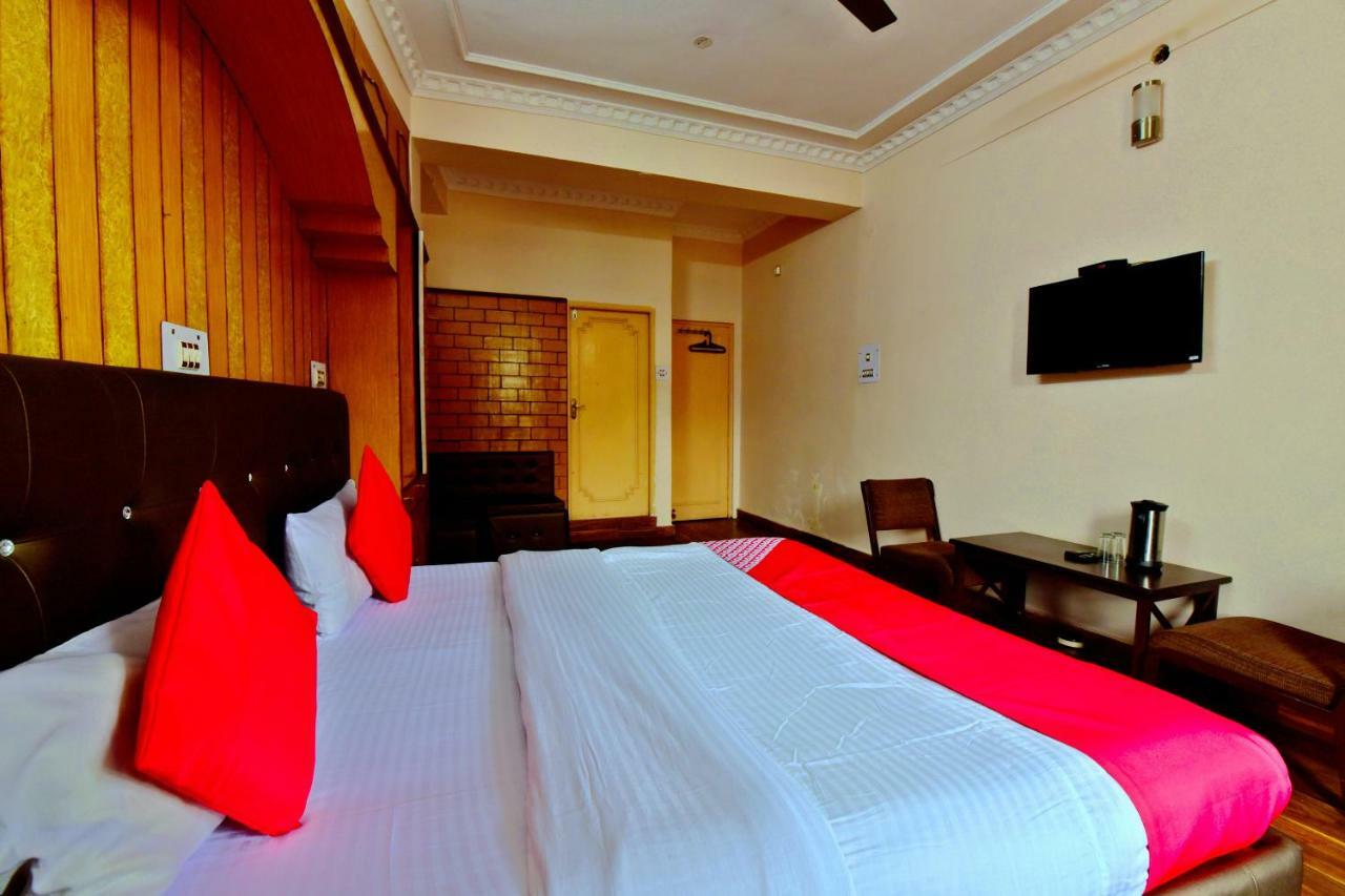 Oyo 26909 Hotel Paras Mandi Buitenkant foto