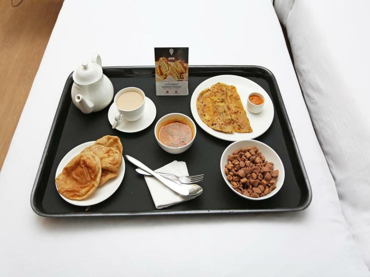 Oyo 26909 Hotel Paras Mandi Buitenkant foto