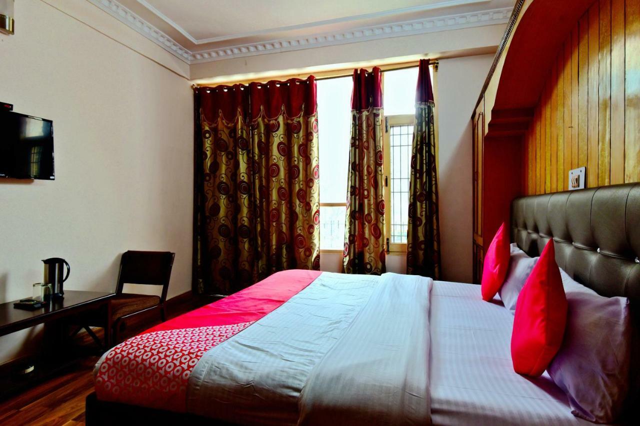 Oyo 26909 Hotel Paras Mandi Buitenkant foto